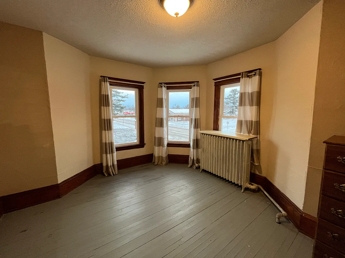 Bedroom - 802 N River St #2