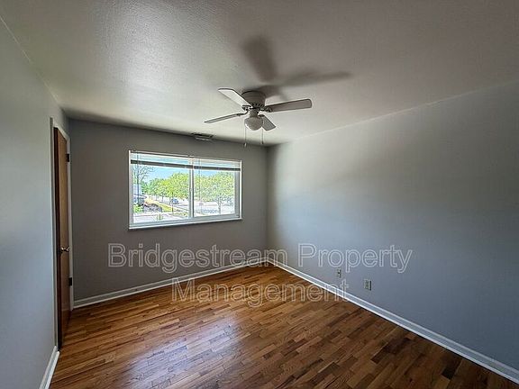 3rd image of 92 W Franklin St Unit 3