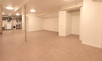 Rented by R New York