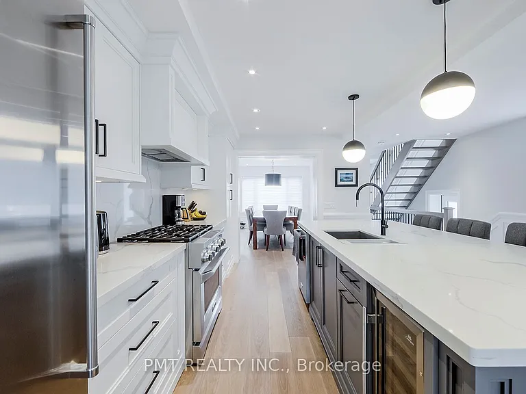 50 Thursfield Cres — Photo 9
