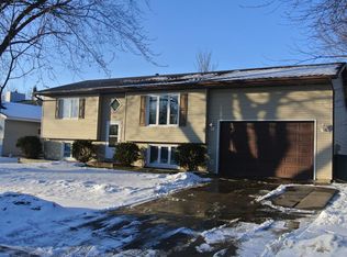 4327 Cimarron Ct NW, Rochester, MN 55901