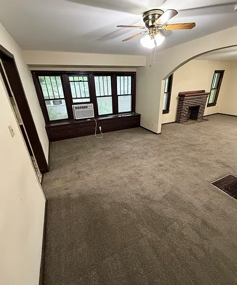 712 W Main St — Photo 1