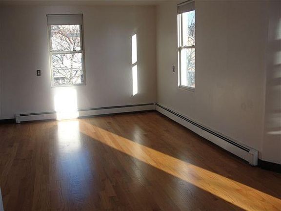 3rd image of 148 Beach 94th St APT 3