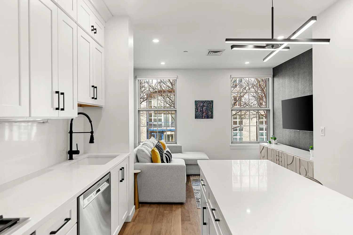 2 bed, 832 sqft, $4,995 — Photo 4