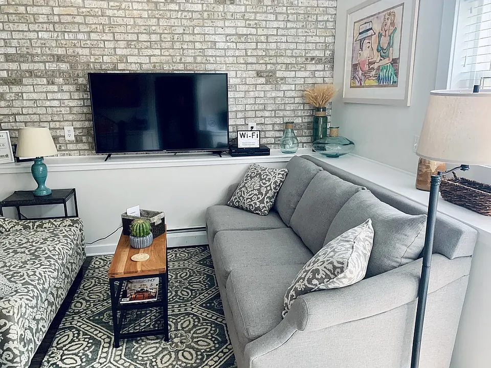 543 Franklin St #2