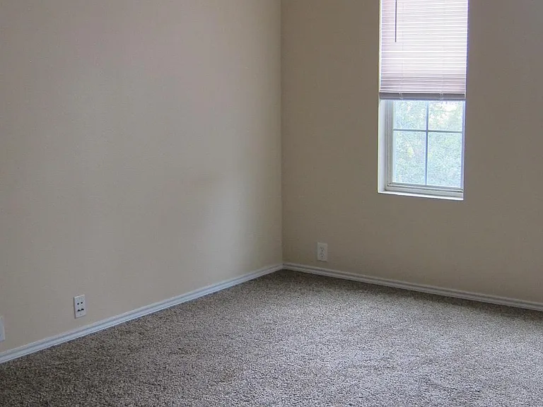 29704 Sullivan Oaks Dr — Photo 19