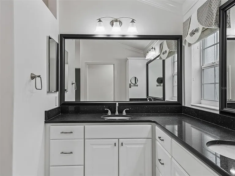 3556 Mistletoe Ct — Photo 33