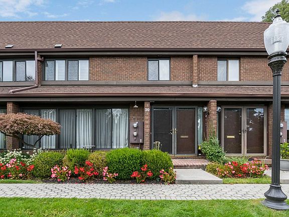 2nd image of 39 Acorn Ponds Dr #347
