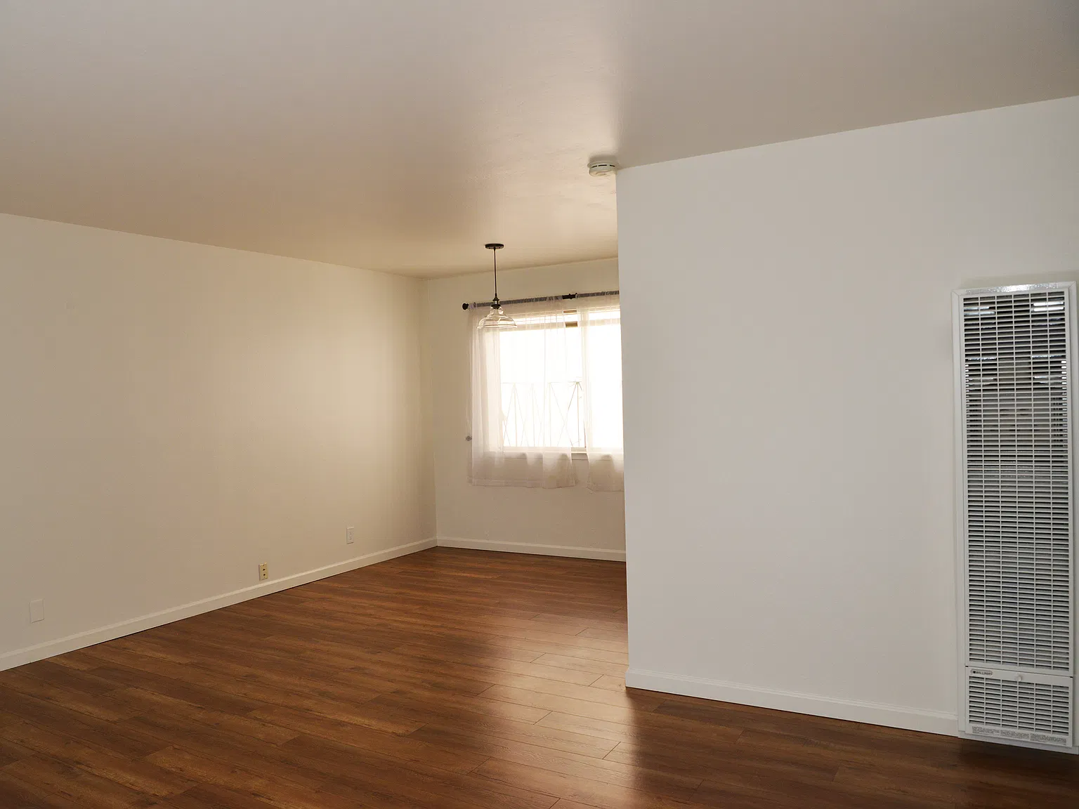 2 bed, 1000 sqft, $3,600 — Photo 4