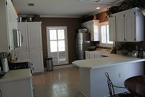 3rd image of 6201 Ashford Dr