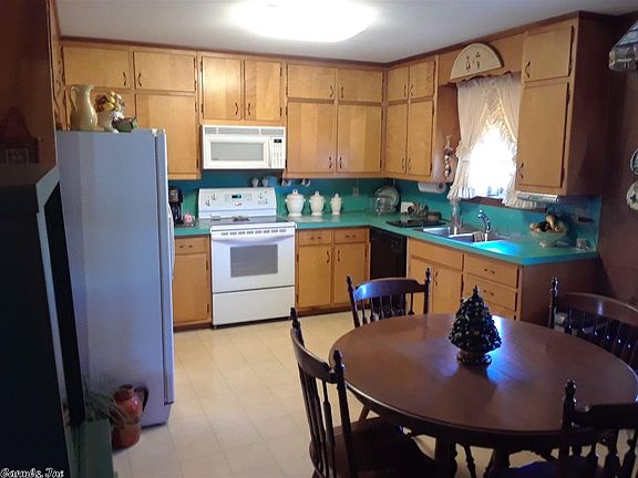 5th image of 14 Lynwood Dr