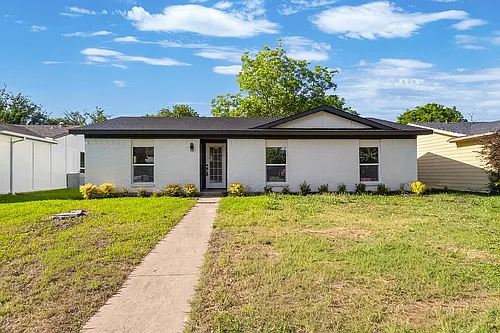 913 Roaming Road Dr Photo 1
