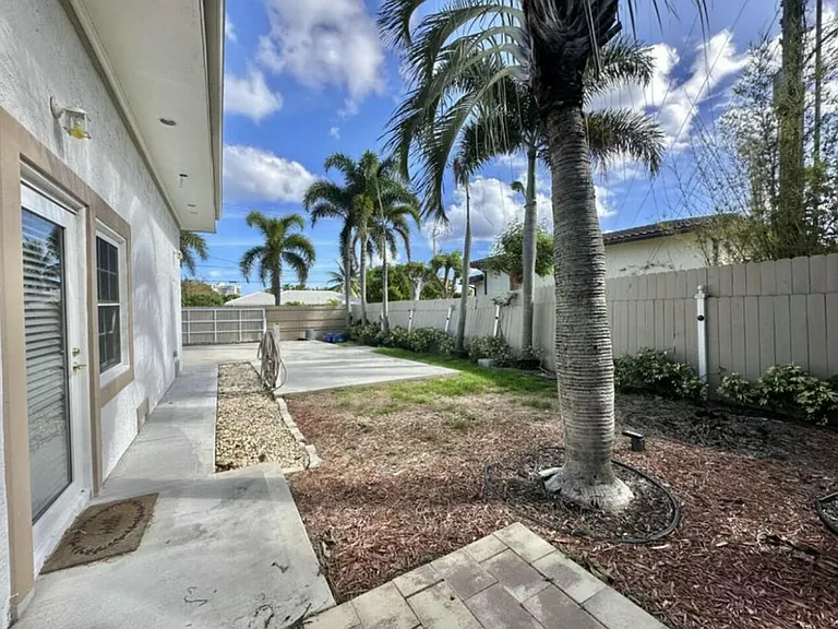 698 Forsyth St #2 — Photo 7