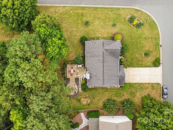 2nd image of 1202 E Arrow Lake Ct