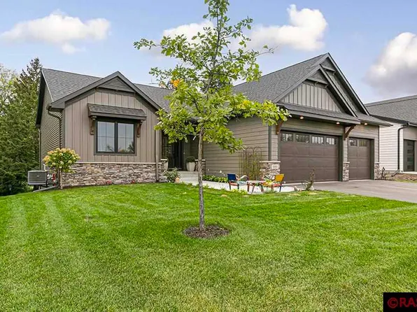 1950 Campfire Dr E, Waconia, MN 55387