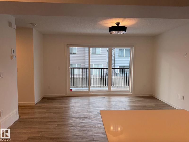 Edmonton Townhouse for rent - 3 Bedrooms — photo 2