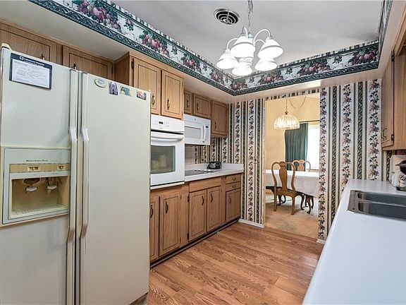 4th image of 2540 Brantwood Dr