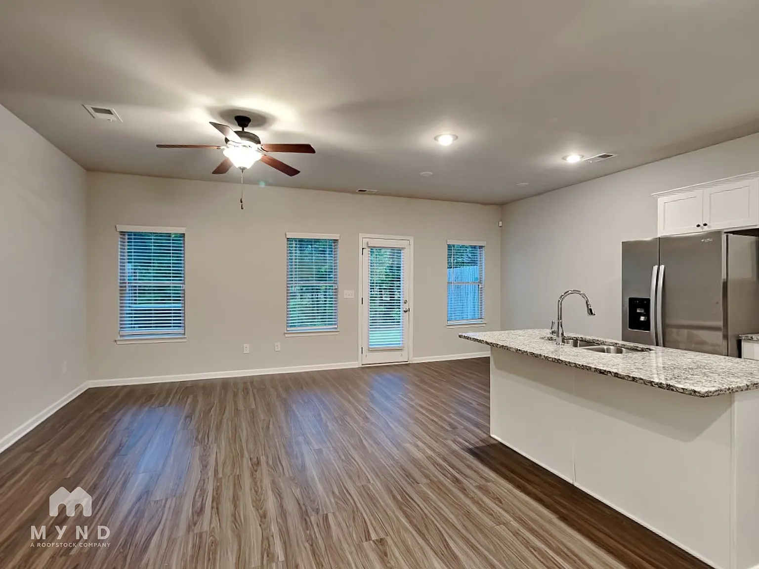 3 bed, 2.5 bath, 1555 sqft, $1,875 — Photo 2