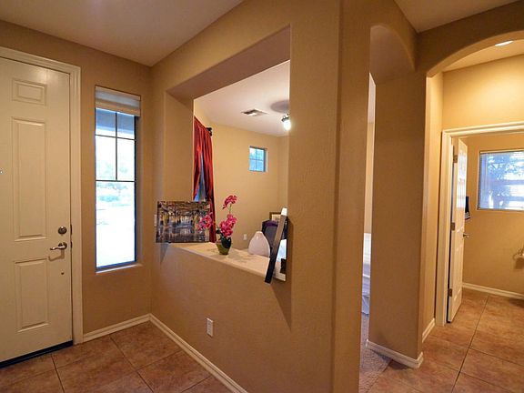 Entry/Den