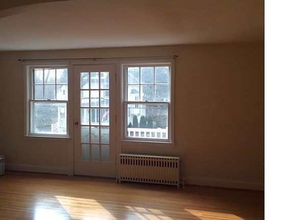 3rd image of 143 Park Dr