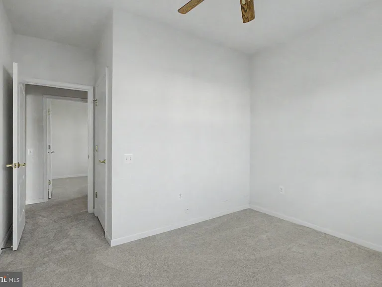 407 Aggies Cir #4-D — Photo 31