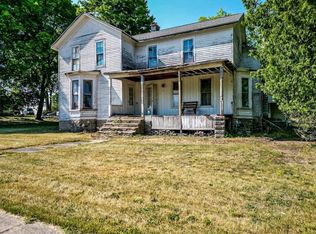 271 E Main St, Farwell, MI 48622