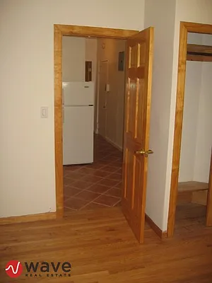 Rented by Wave Real Estate Group | media 6