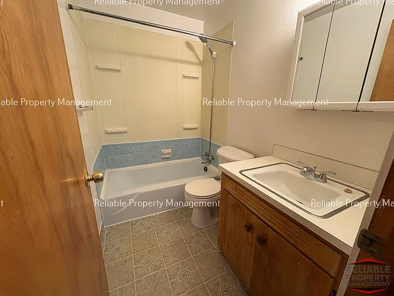 1056 Garfield St — Photo 6