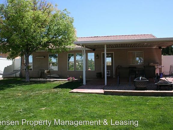 2nd image of 779 N Warm Springs Dr