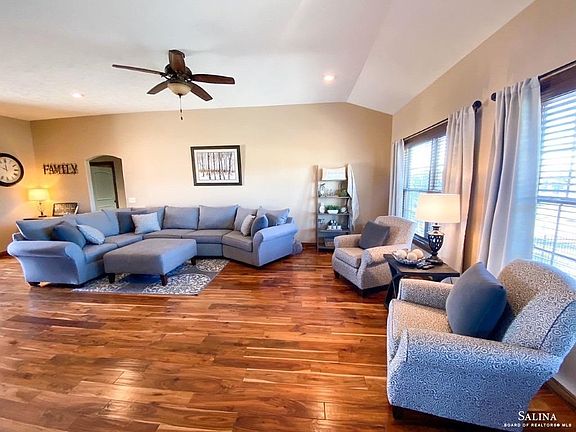 4th image of 2526 Dundee Ln