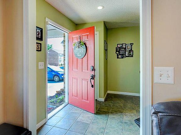 2nd image of 309 Waterford Ct