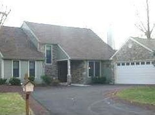 15 Seton Hill Ct, Holland, PA 18966