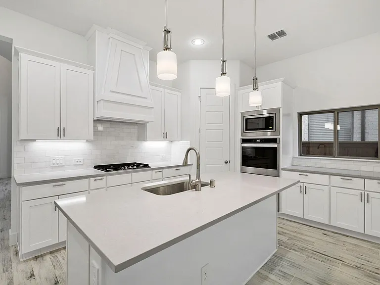 8218 Vitex Ave — Photo 12