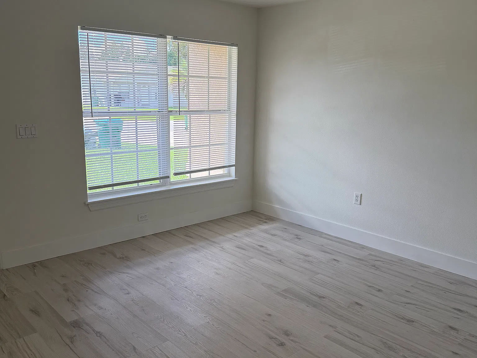 3 bed, 2.5 bath, 1500 sqft, $2,100 — Photo 3