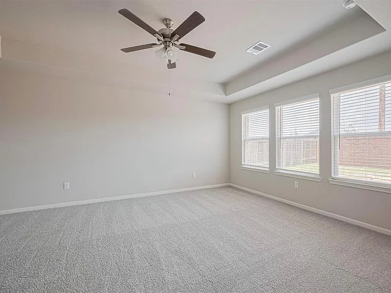 5818 Capri Forest Dr — Photo 9