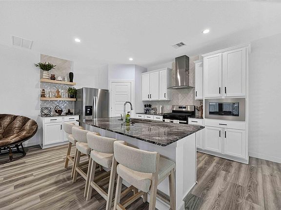 5th image of 10419 Pelham Crescent Ct