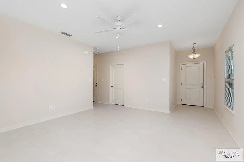 Building Photo - 2153 Grove Ln