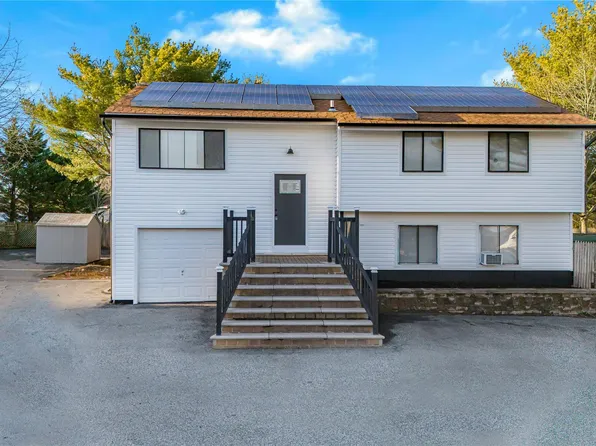 3 Star Court, East Patchogue, NY 11772