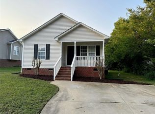 307 Poplar St, Graham, NC 27253