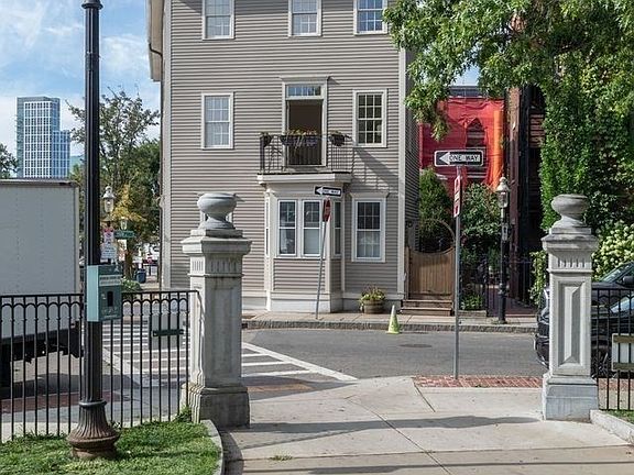 3rd image of 56 Park St