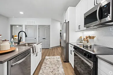 District South — Photo 25