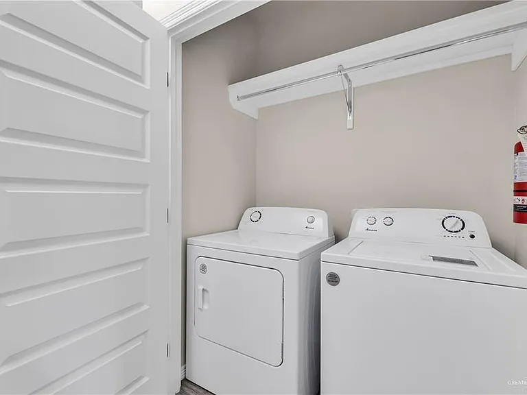 1100 E Mahala Ave #3 — Photo 10