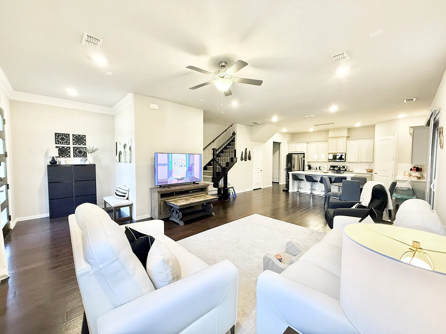 3 bed, 2.5 bath, 2283 sqft, $2,900 — Photo 1