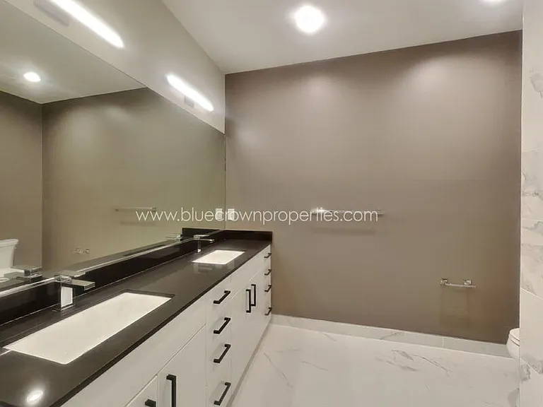 1625 Hickory St #105 — Photo 9