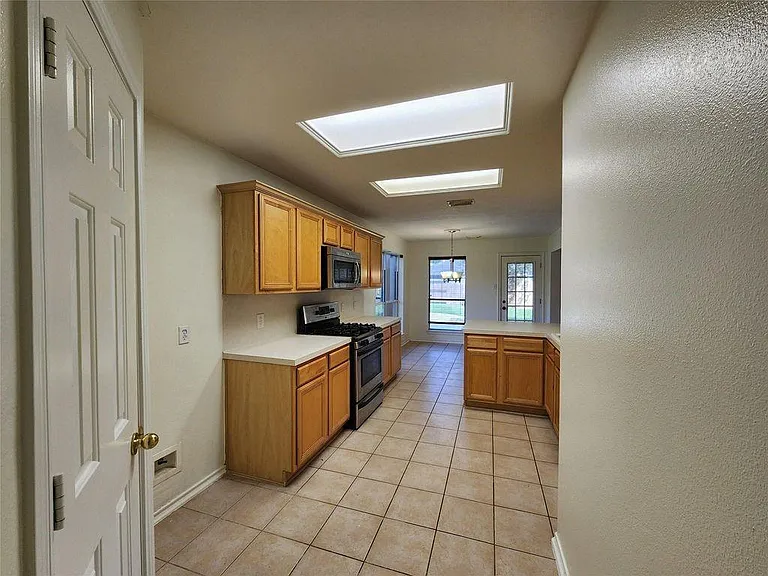 24422 Travis House Ln — Photo 6