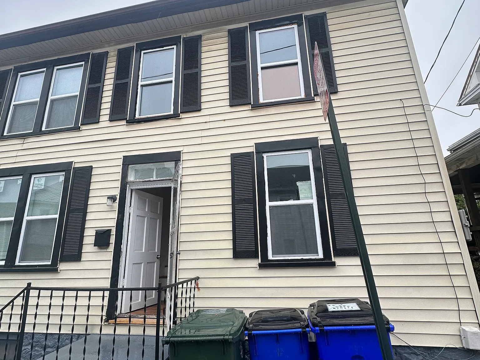3 bed, 1360 sqft, $1,650 — Photo 1