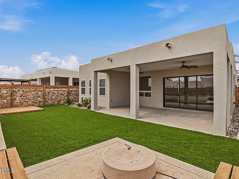 253 Emerald Sun Dr — Photo 36