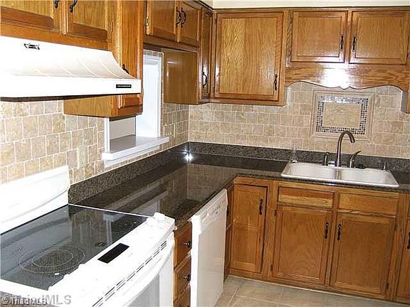 3rd image of 4339 Edith Ln APT B