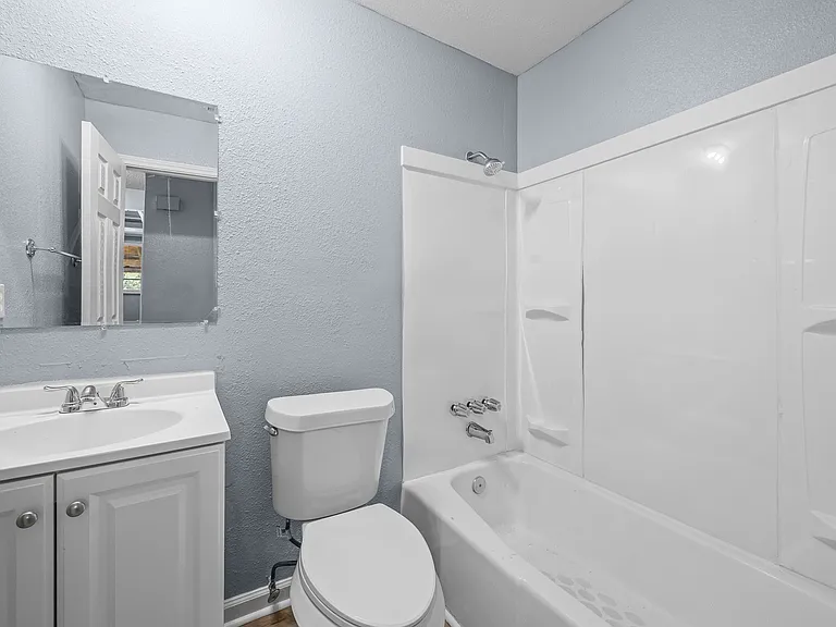 204 Northcrest Cir #D — Photo 13