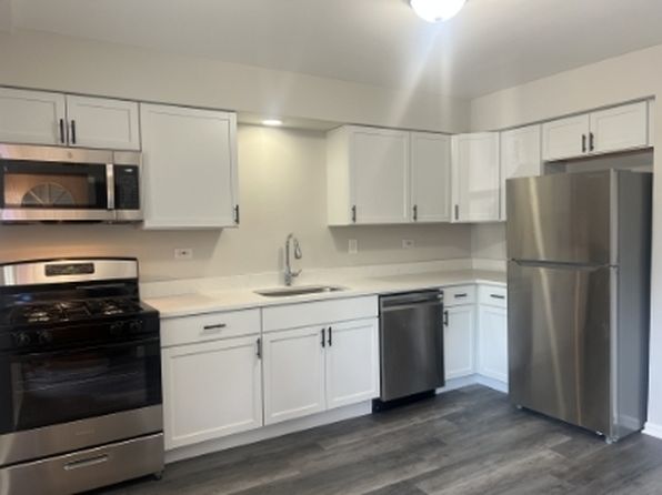 389 N Wood Dale Rd APT 3
